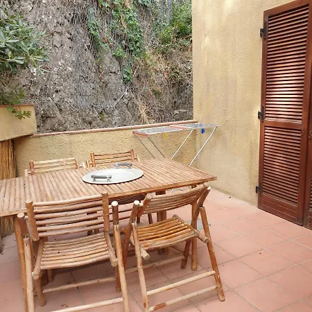 L'angolo Apartment